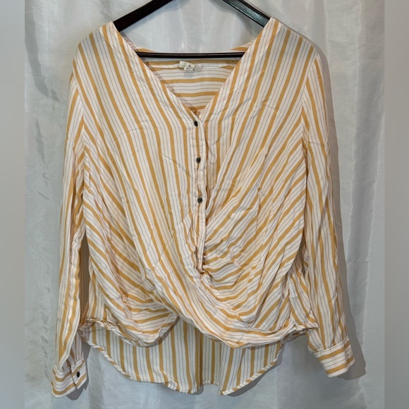 a.n.a A New Approach Women’s XL Mustard & White Striped Twist Front Blouse Rayon - Picture 1 of 7